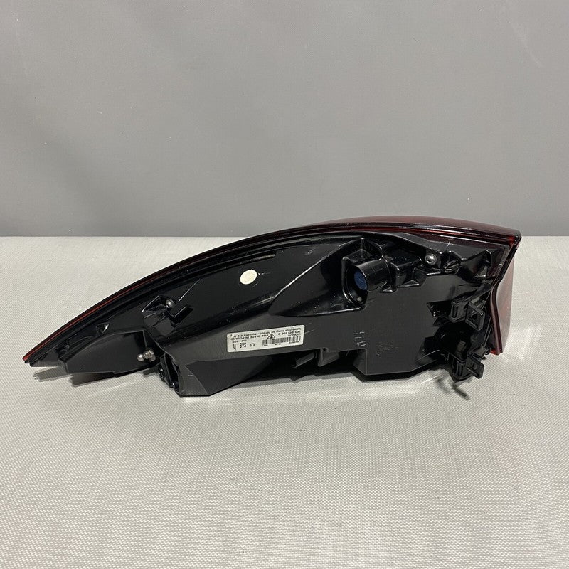7P5945208D PORSCHE CAYENNE TAIL LIGHT RIGHT SIDE 7P5945208D LED OEM 2015 2016 2017 
