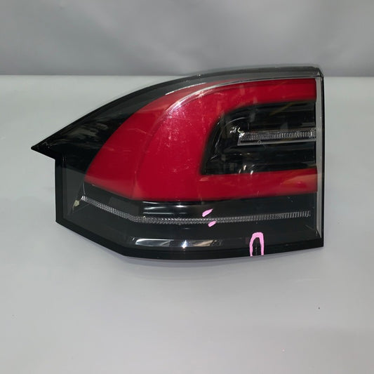 1034332-00-A TESLA MODEL X TAIL LIGHT LEFT DRIVER 1034332-00-A 2015 2016 2017 2018 2019 OEM