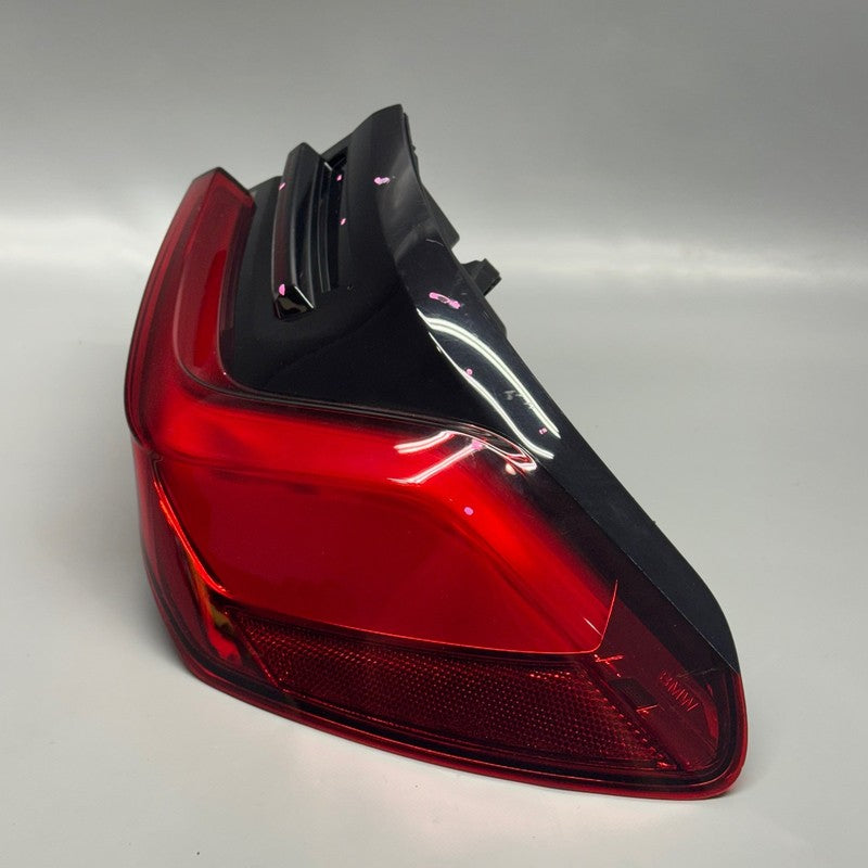 BMW 740 750 TAIL LIGHT RIGHT PASSENGER 2020 2021 2022 LED OEM H4748120