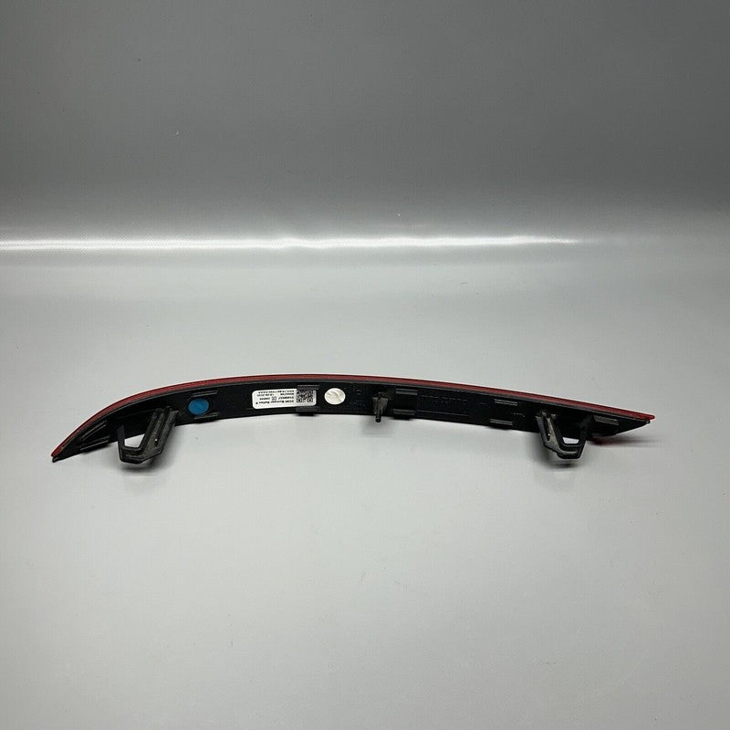 VOLVO XC90 BUMPER REFLECTOR RIGHT REAR 2016 2017 2018 2019 2020 OEM 31