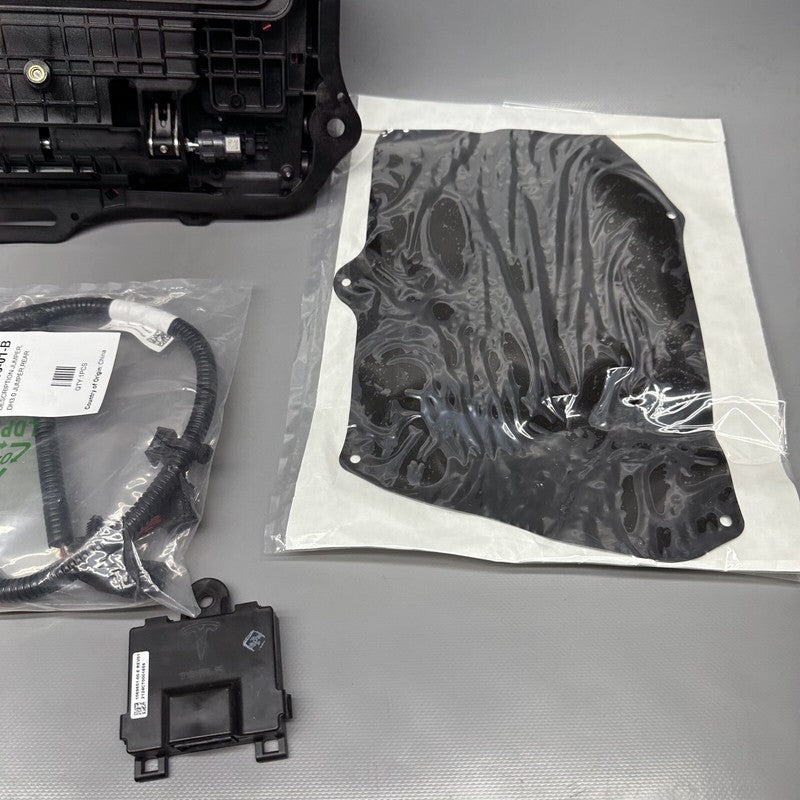 1133398-00-A TESLA MODEL S DOOR HANDLE RIGHT REAR 2016 2017 2018 2019 2020 OEM 1133398-00-A