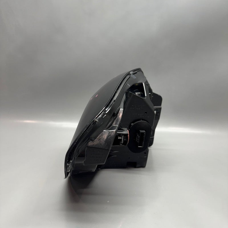BMW X3 TAIL LIGHT RIGHT PASSENGER 2022 2023 2024 LED OEM H4946305008