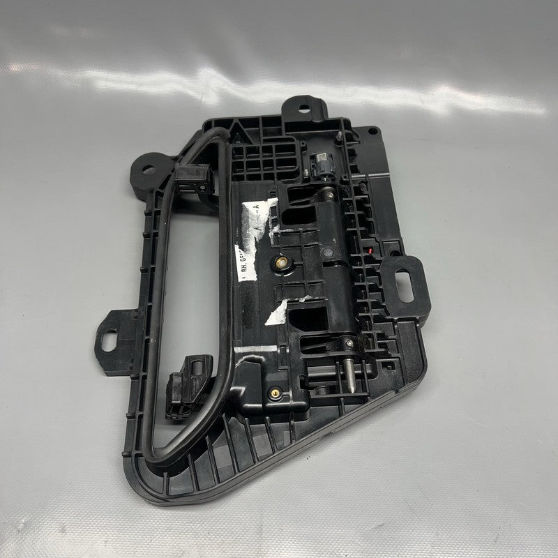 1046122-00-E TESLA MODEL S DOOR HANDLE RIGHT FRONT 2017 2018 2019 2020 GEN 2 OEM 1046122-00-E