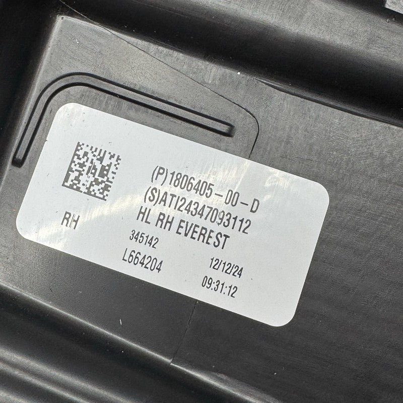 1806405-00-D TESLA CYBERTRUCK HEADLIGHT RIGHT PASSENGER 2024 2025 OEM 1806405-00-D