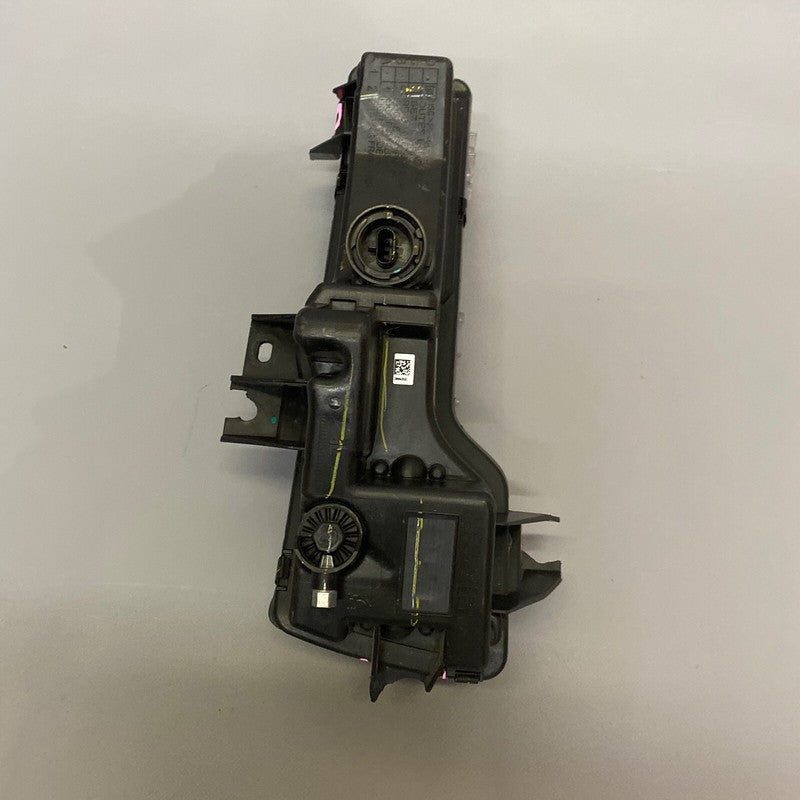 1077392-00-C TESLA MODEL 3 FOG LIGHT RIGHT PASSENGER SIDE 2017 2018 2019 LED OEM