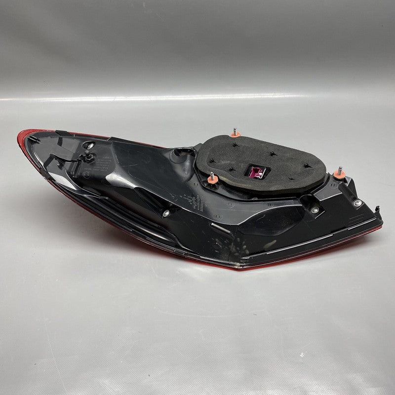 A2059064903 MERCEDES BENZ C300 TAIL LIGHT LEFT DRIVER A2059064903 2019 2020 LED OEM DAMAGED