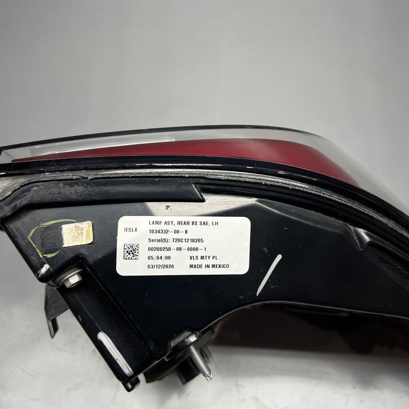 1034332-00-B TESLA MODEL X TAIL LIGHT LEFT DRIVER 2016 17 18 19 2020 LED OEM 1034332-00-B