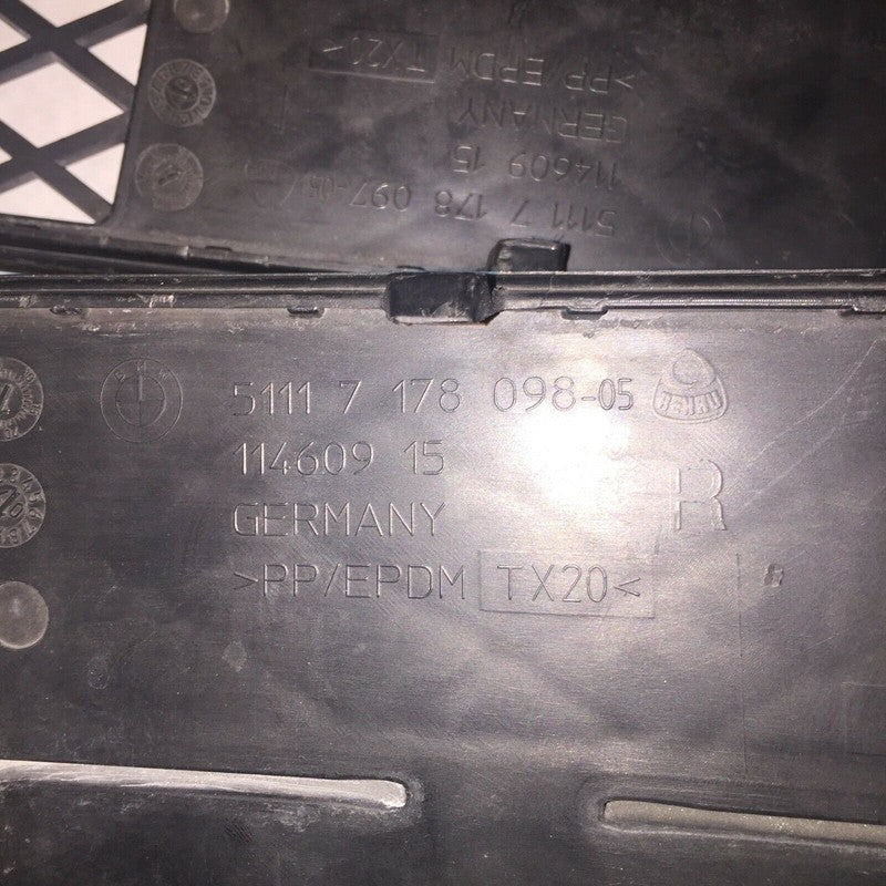 51117178097 BMW 528 FRONT BUMPER GRILLE LEFT AND RIGHT  535 E60 2008 2009 2010 OEM