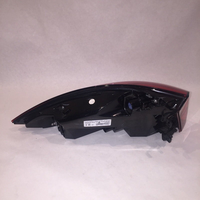 PORSCHE CAYENNE TAIL LIGHT RIGHT PASSENGER 7P5945208R 2015 2016 2017 L