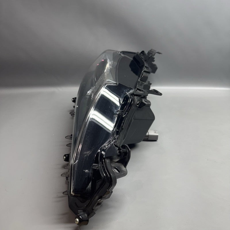 TOYOTA CAMRY HEADLIGHT RIGHT PASSENGER 2018 2019 2020 OEM 
