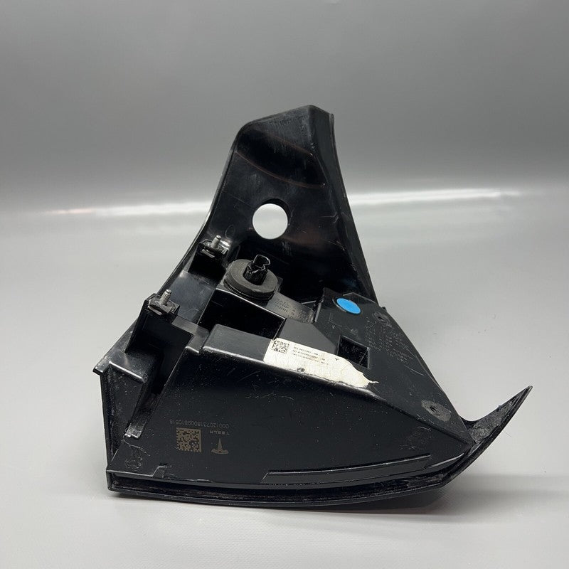 1077397-90 TESLA MODEL 3 TAIL LIGHT LEFT DRIVER 2017 18 19 20 21 22 2023 OEM 1077397-90-