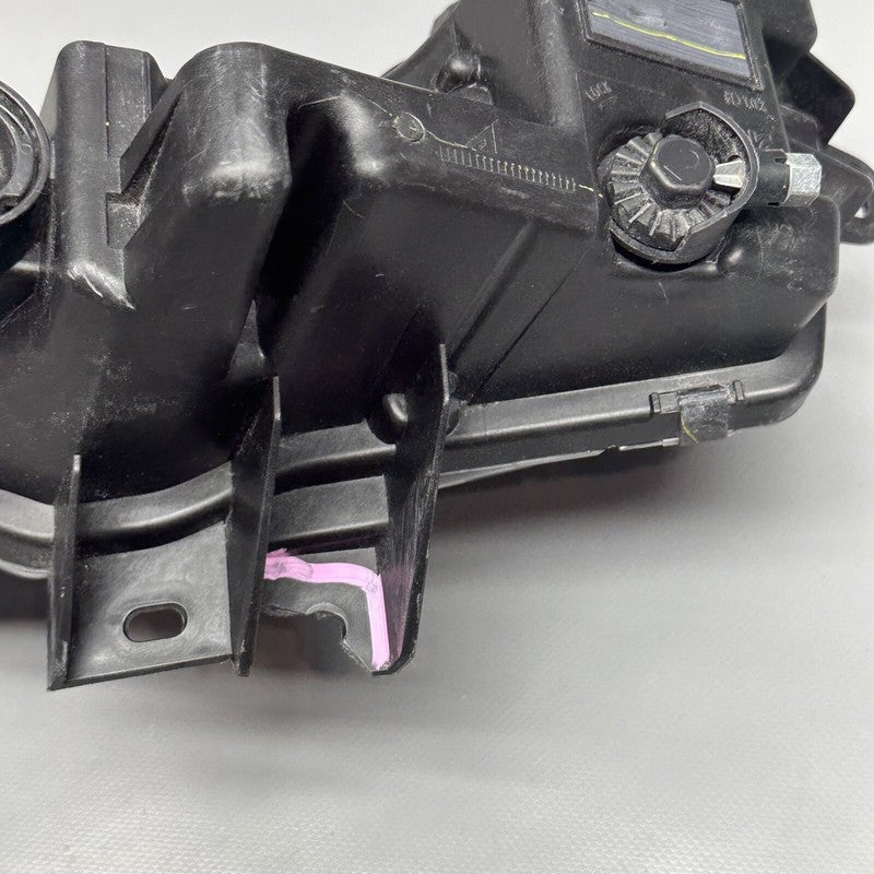 1077392-00-F TESLA MODEL 3 FOG LIGHT RIGHT PASSENGER 2017 18 19 20 21 2022 OEM 1077392-00-F