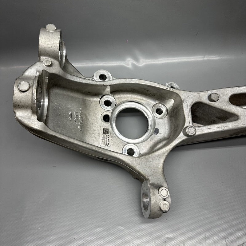 1188311-00-E TESLA MODEL Y KNUCKLE SPINDLE LEFT FRONT 2020 2021 2022 2023 OEM 1188311-00-E