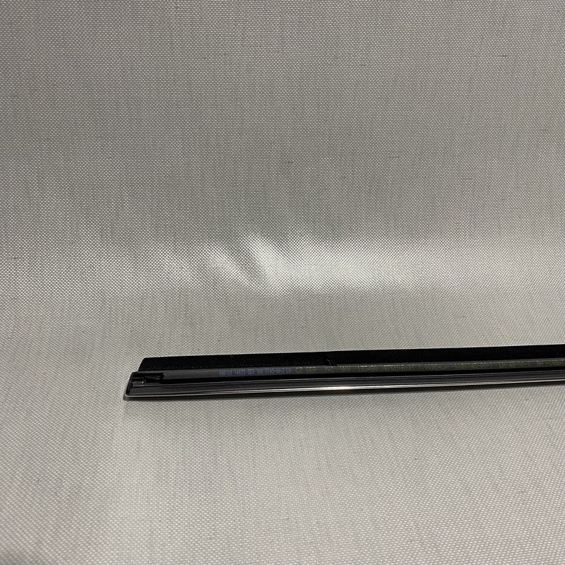 1080745-00-I TESLA MODEL 3 DOOR WINDOW MOLDING LEFT REAR 1080745-00-I 2017 2018 2019 2020 OEM