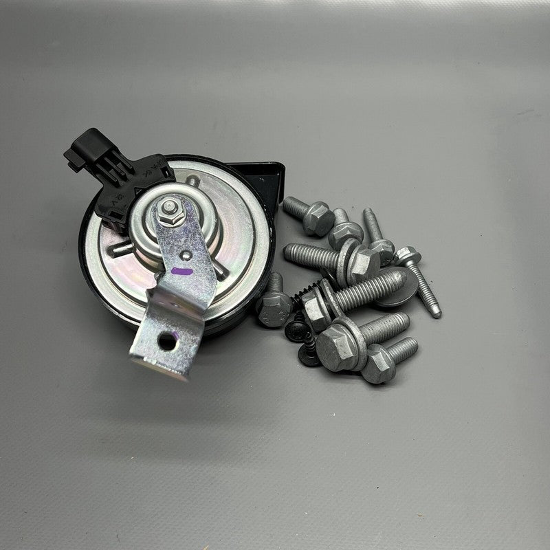 670038116 MASERATI GHIBLI LOW NOTE TONE HORN SIGNAL RIGHT 2014 15 16 17 18 19 2020 OEM