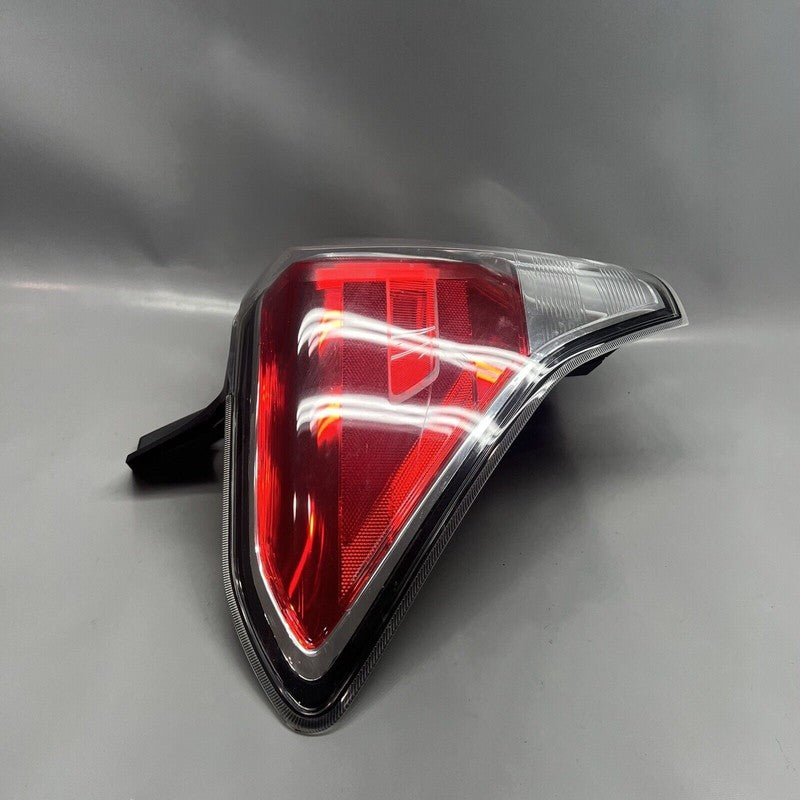 SUBARU FORESTER TAIL LIGHT LEFT DRIVER 2017 2018 OEM 84201-SG150