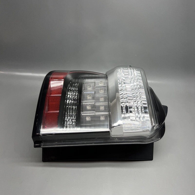 TOYOTA 4 RUNNER TAIL LIGHT LEFT DRIVER 2017 18 19 20 21 22 23 2024 OEM