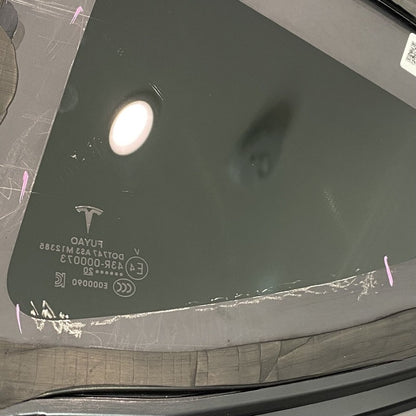 1495741-00-E TESLA MODEL Y QUARTER GLASS RIGHT REAR 1495741-00-E 2020 2021 2022 OEM