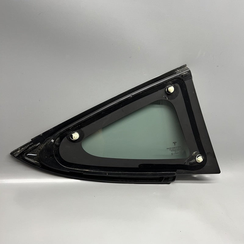 43R-004529 TESLA MODEL 3 QUARTER GLASS RIGHT REAR 2017 2018 2019 2020 OEM 43R-004529