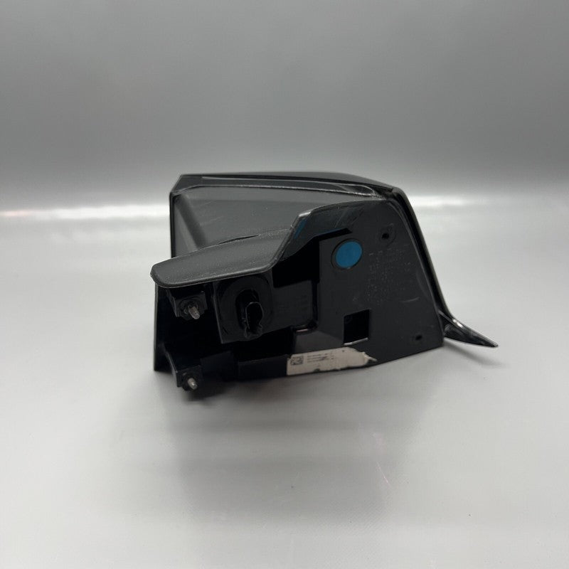 1077397-90 TESLA MODEL 3 TAIL LIGHT LEFT DRIVER 2017 18 19 20 21 22 2023 OEM 1077397-90-