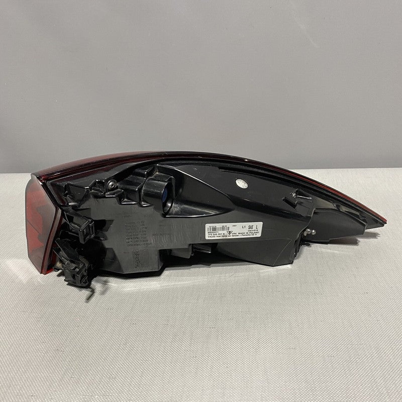 PORSCHE CAYENNE TAIL LIGHT LEFT DRIVER SIDE 7P5945207R LED OEM 2015 20