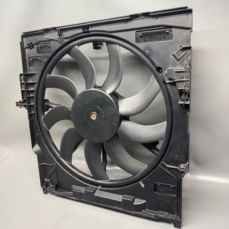 8619626 BMW 530 RADIATOR FAN 540 2016 2017 2018 2019 2020 OEM 8619626