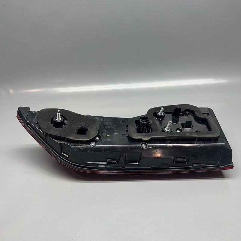 H85A164A404 BMW X7 TAIL LIGHT INNER LEFT DRIVER 2019 2020 2021 2022 OEM H85A164A404