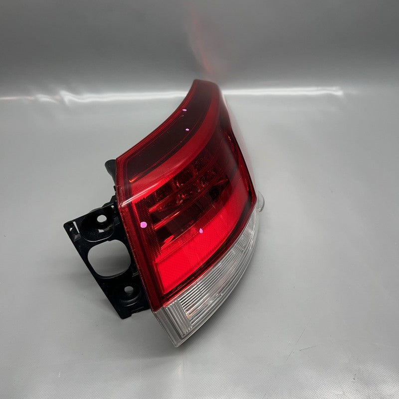 TOYOTA HIGHLANDER TAIL LIGHT RIGHT PASSENGER 2017 2018 2019 OEM