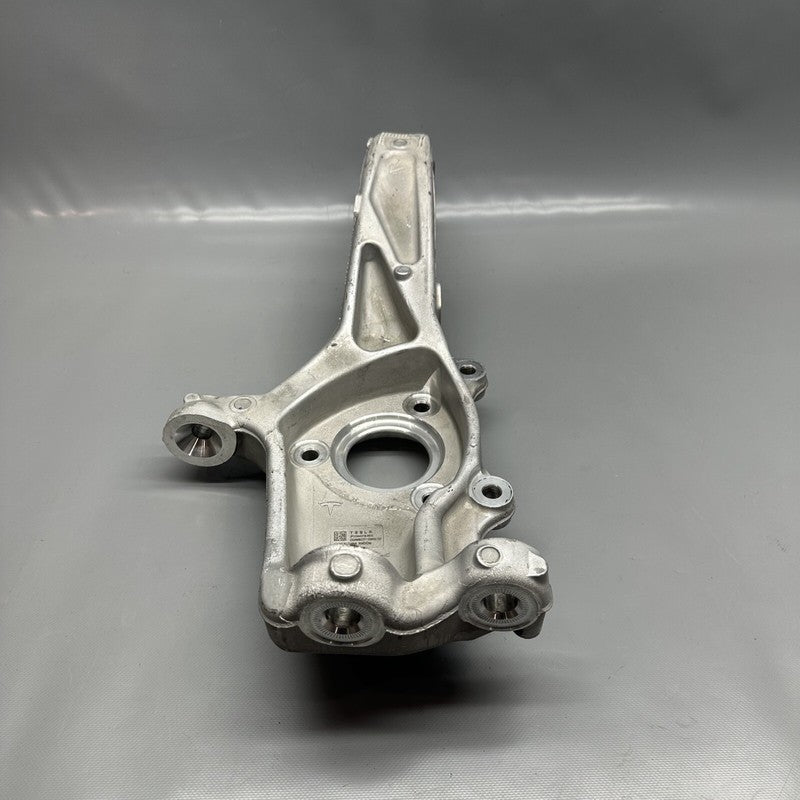 1044316-00-E TESLA MODEL 3 KNUCKLE RIGHT FRONT 2017 2018 2019 2020 2021 2022 OEM 1044316-00-E