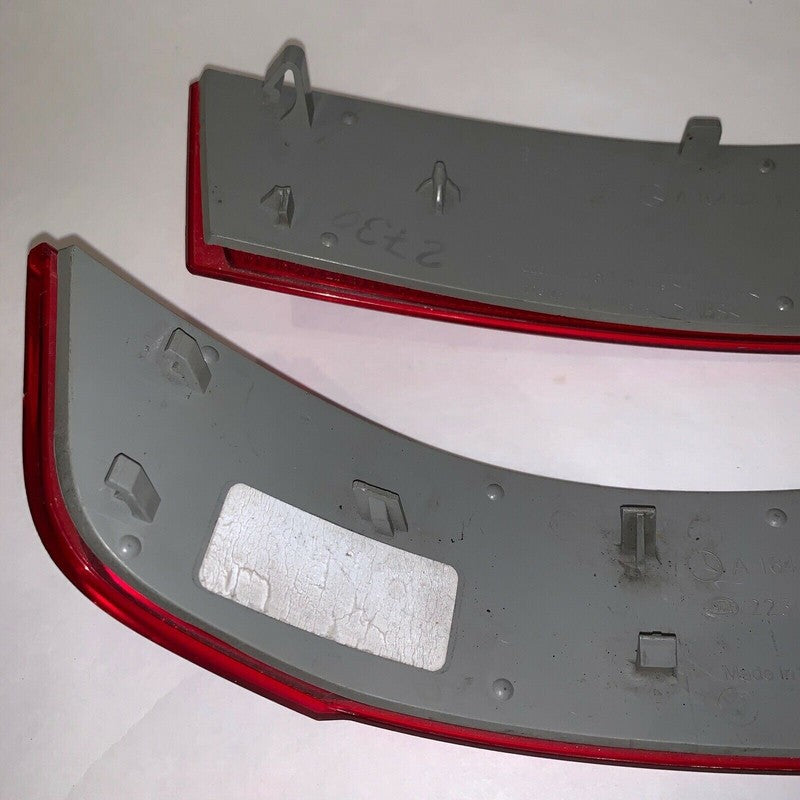 A1648201174KZ MERCEDES BENZ GL300 GL320 REAR BUMPER LEFT & RIGHT REFLECTOR 2007 2008 2009 OEM