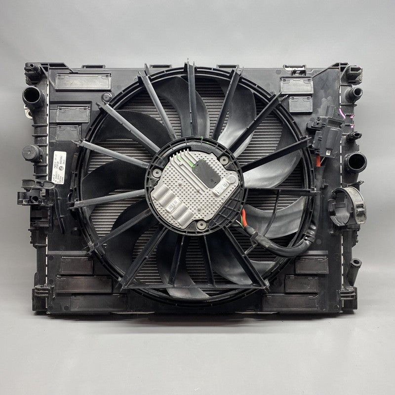 1742 7953398 BMW 850 RADIATOR M8 FAN CONDENSER 17427953398 2017 2018 2019 OEM