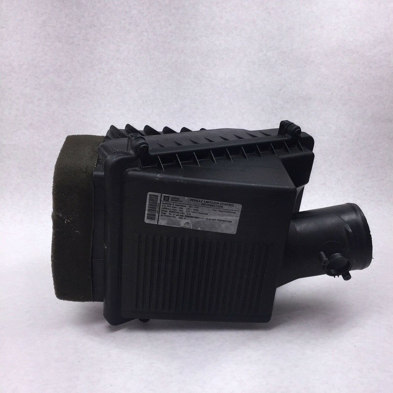 15919463 TOYOTA SUBURBAN CADILLAC ESCALADE AIR INTAKE CLEANER 2009 2010 2011 2012 2013 