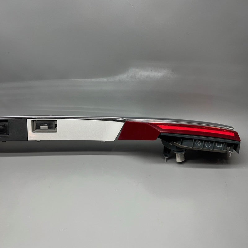 FORD FUSION REAR TRUNK MOLDING WITH TAIL LIGHTS 2017 2018 OEM HS73-F43