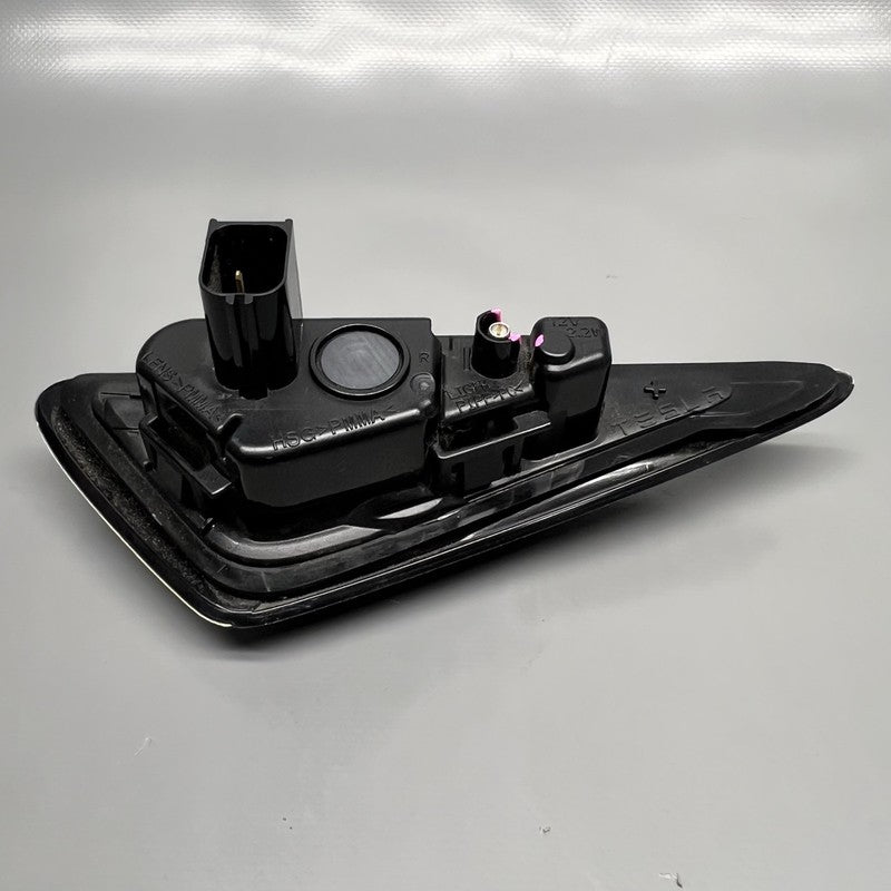 1642011-00-A TESLA MODEL Y FENDER CAMERA MARKER RIGHT 2020 2021 2022 2023 OEM 1642011-00-A