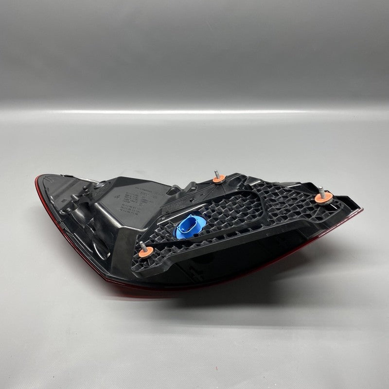 MERCEDES BENZ E300 E450 TAIL LIGHT RIGHT PASSENGER A2139065609 2021 20