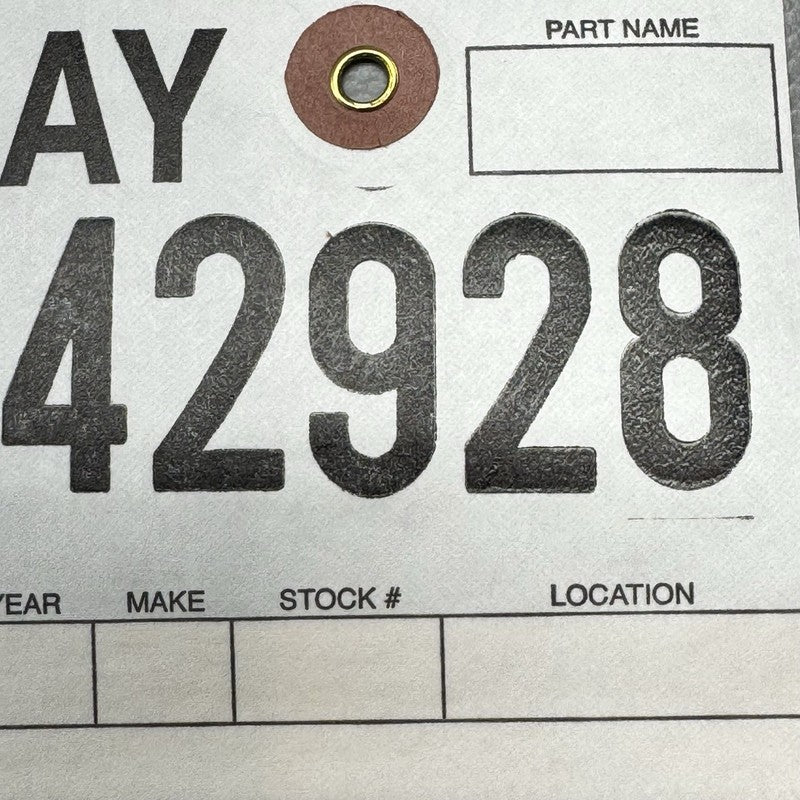 1806405-00-D TESLA CYBERTRUCK HEADLIGHT RIGHT PASSENGER 2024 2025 OEM 1806405-00-D