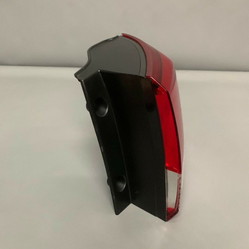 92402-1U500 KIA SORENTO TAIL LIGHT RIGHT PASSENGER 92402-1U500 2014 2015 OEM