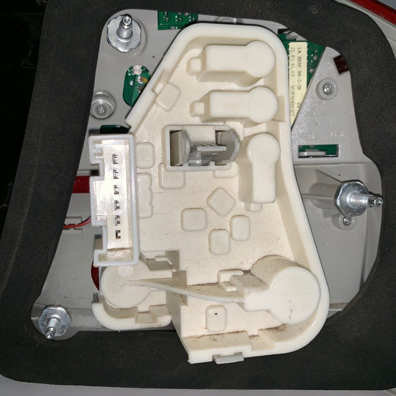 21 830 102 BMW 328 335 TAIL LIGHT LEFT DRIVER 21830102 LED SEDAN 2009 2010 2011 0EM