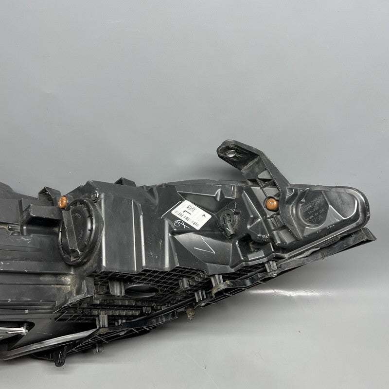 68228947AG CHRYSLER PACIFICA HEADLIGHT LEFT DRIVER 2017 2018 2019 2020 68228947AG OEM 