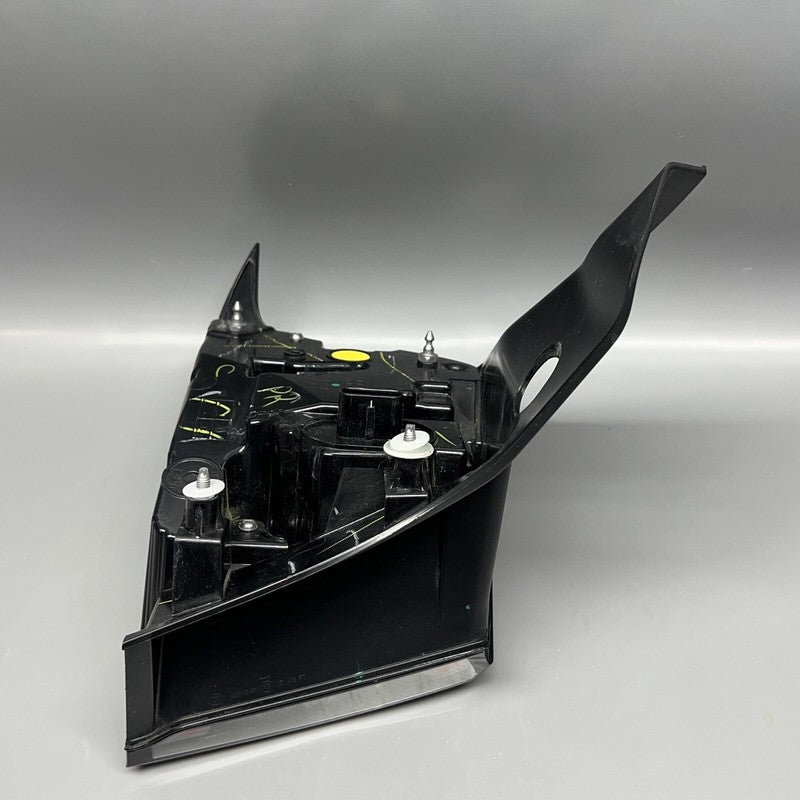 1502087-00-D TESLA MODEL Y TAIL LIGHT RIGHT PASSENGER 2020 21 22 2023 LED OEM 1502087-00-D