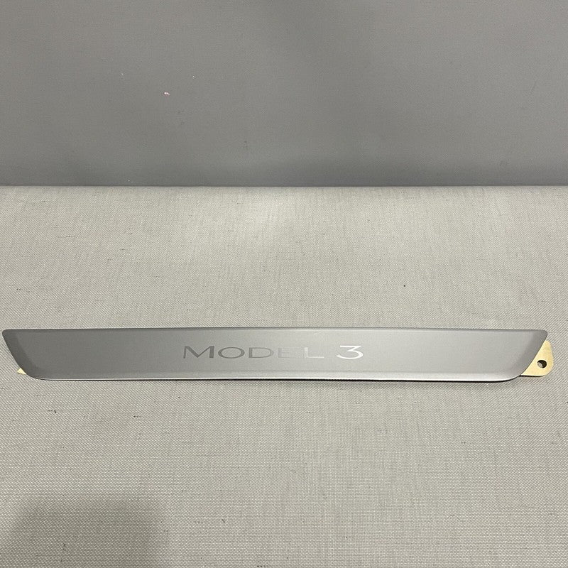 1504763-00-A TESLA MODEL 3 SILL PLATE FRONT DOOR 1504763-00-A OEM 2017 2018 2019 2020