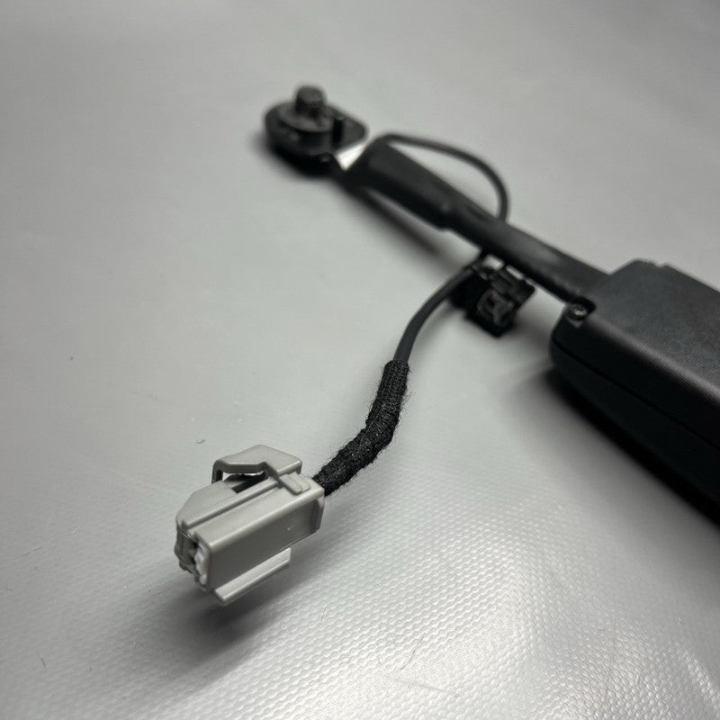 1090323-01-D TESLA MODEL 3 Y BUCKLE 1ST ROW 2017 2018 2019 2020 2021 2022 2023 1090323-01-D