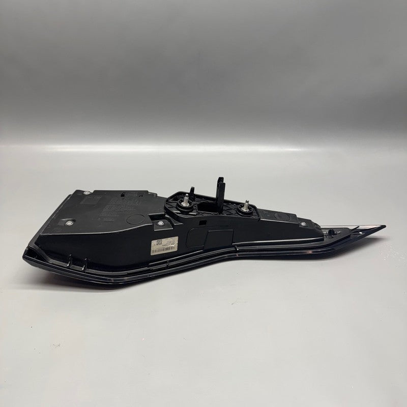 LAND ROVER DISCOVERY TAIL LIGHT LEFT DRIVER 2017 2018 2019 OEM HY32-13