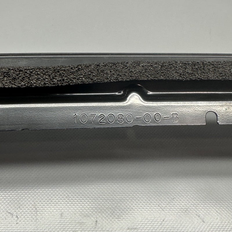 1073247-S0-B TESLA MODEL X FALCON CANTRAIL SEAL RIGHT REAR 2016 17 18 19 2020 1073247-S0-B