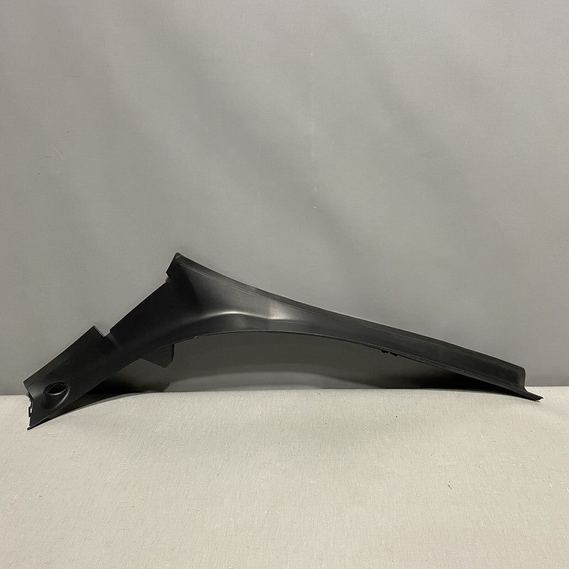 1047320-00-D TESLA MODEL X LIFTGATE THROUGH TRIM LEFT SIDE OEM 2016 2017 2018 2019 