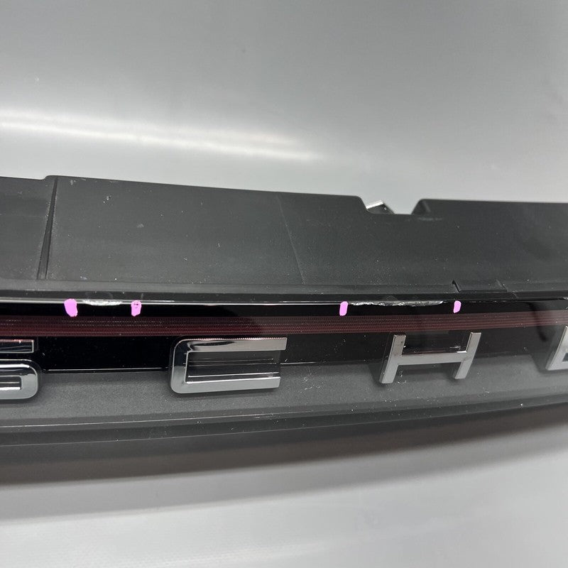 9Y0945081Q PORSCHE CAYENNE TAIL LIGHT CENTER TRUNK 2019 2020 2021 LED OEM 9Y0945081Q