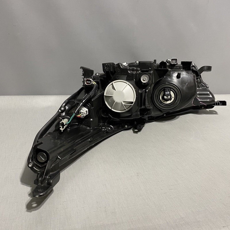 TOYOTA HIGHLANDER HEADLIGHT RIGHT SIDE HALOGEN OEM 2017 2018 2019