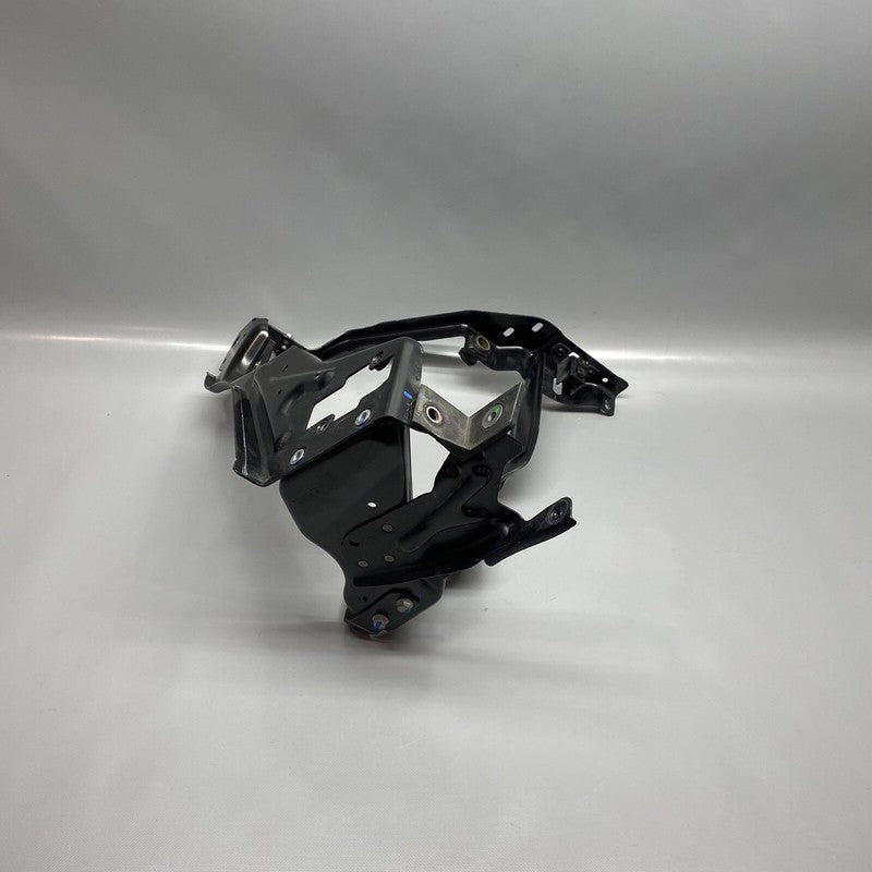 204626044 MERCEDES BENZ C300 HEADLIGHT SUPPORT BRACKET LEFT 204626044 2008 2009 2010 2011 