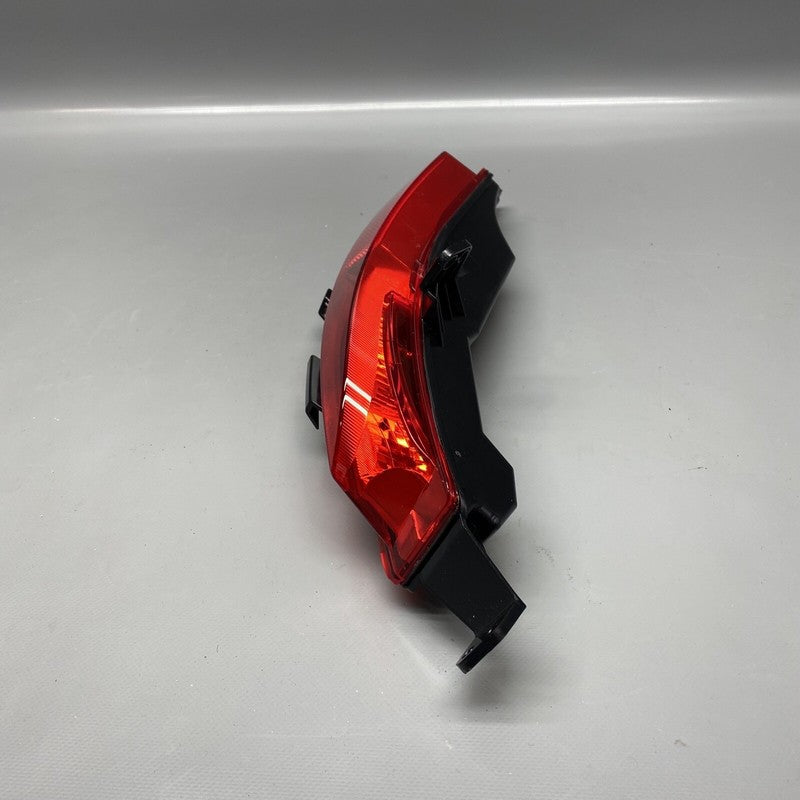 LR060910 LAND ROVER DISCOVERY SPORT TAIL LIGHT RIGHT LR060910 2015 2016 2017 2018 OEM