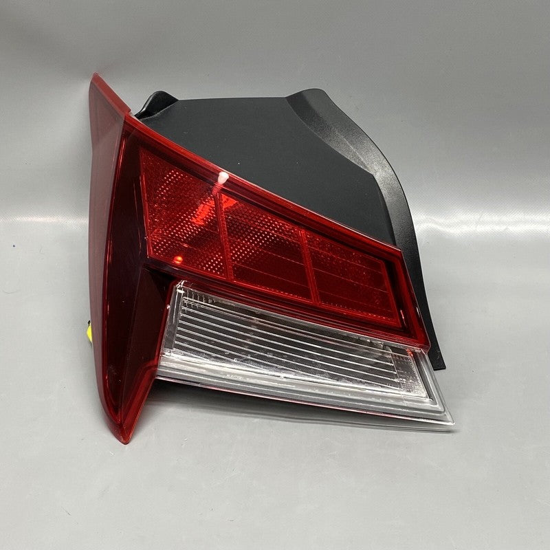 92401 AA020 HYUNDAI ELANTRA TAIL LIGHT LEFT DRIVER 2021 2022 OEM 92401AA020 DAMAGED
